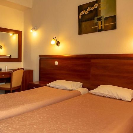 Telis Hotel Aigio Exterior photo